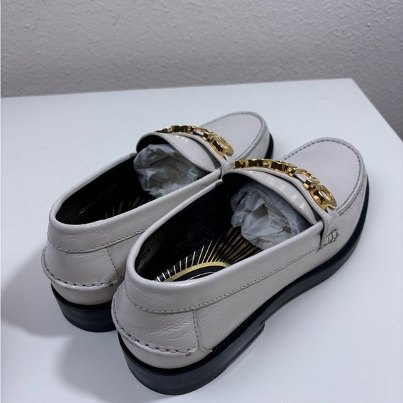 Gucci Logo Plaque Leather Loafers - Picture 4 of 7